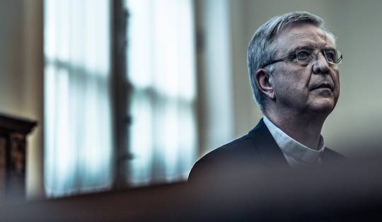 ‘Dit is een pijnlijke zaak’: waarom bisschop Johan Bonny stopt als aanspreekpunt voor slachtoffers misbruik