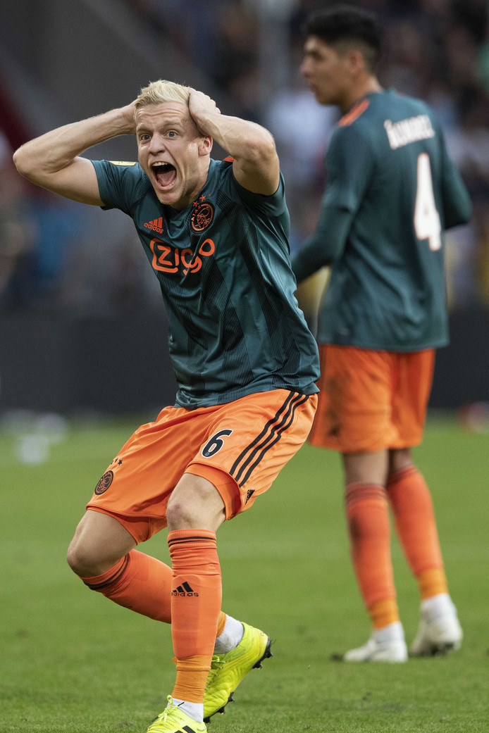 Opwaardering contract voor Van de Beek | Nederlands ...