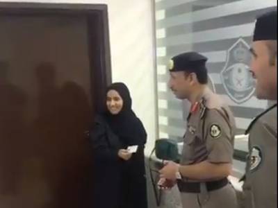 Eerste vrouw in Saudi-Arabië krijgt rijbewijs