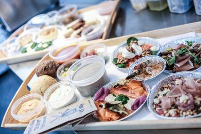 Liemers Bezorgt nieuw platform voor horeca: ‘Idee dat je toch uit eten bent’