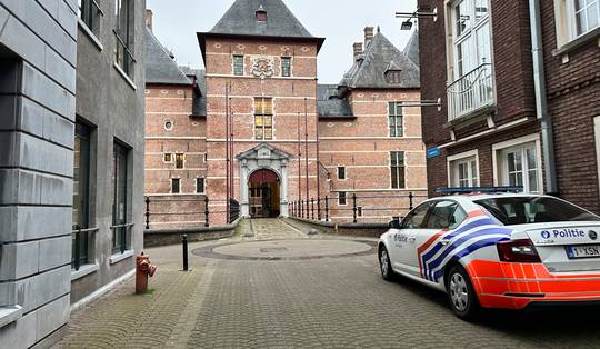 ‘Hij was ernstig ondervoed, uitgedroogd, gedesoriënteerd’: man ontsnapt uit hondenhok na maandenlange foltering door echtgenote