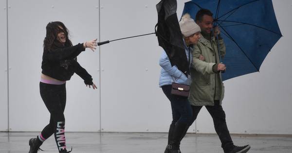 Pas op, rukwinden en flinke buien! Storm Dennis is gearriveerd op warmste 16 februari ooit gemeten -