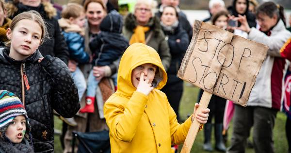 150 demonstranten zetten granulietstorters bij Over de Maas te kijk: 'De overheid is ons aan het mis