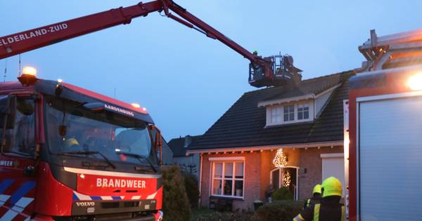 Brandweer voorkomt grote schoorsteenbrand in Hedel | Bommelerwaard - BD.nl