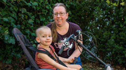 Mama heeft boodschap voor coronacommissie over jeugdzorg: “Ons wereldje was zo klein dat ons dochtertje van 5 weer moest leren praten