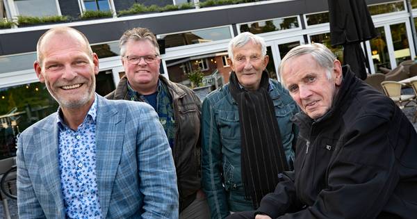 55 jaar carnaval in Riethoven: Gordijn diende als cape voor de eerste prins in Bremspoersengat