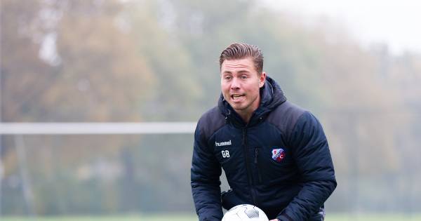 Keeperstrainer Glenn Berkelaar geniet bij profs FC Utrecht - AD.nl