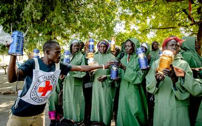 Mensen eten waterlelies, zoals wij ooit tulpenbollen aten