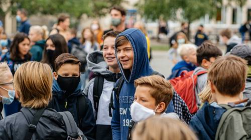 Aantal besmettingen binnen scholen fors gestegen: wat na 11 november?