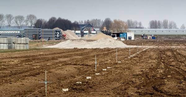 Protest tegen megakassencomplex voor aardbeien in Zuilichem lijkt kansloos - De Gelderlander