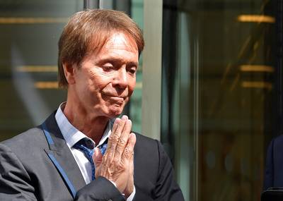 Cliff Richard steunt campagne voor onterecht beschuldigde ‘misbruikers’