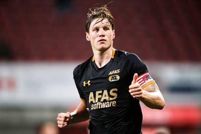 AZ dendert in tweede helft over Almere heen