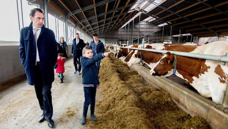 Staatssecretaris van Dam heeft een les voedseleconomie