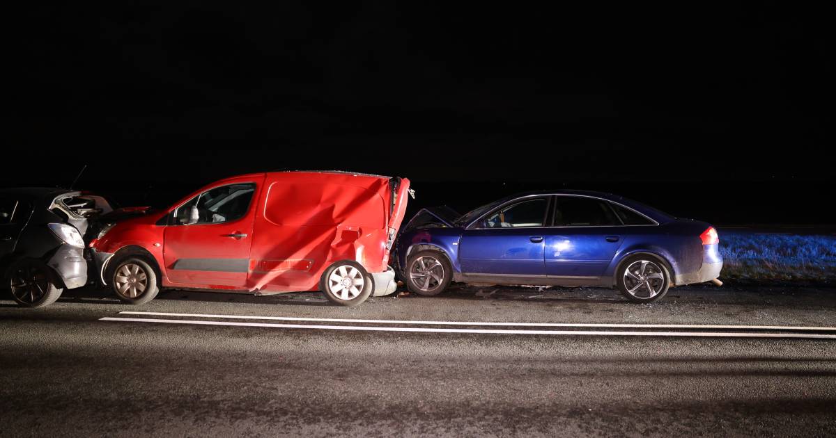Verkeerslichten staan er nauwelijks of het eerste ongeluk op weg Kampen-Dronten is al een feit.