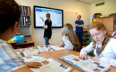 Meer geld voor basisschoolleraren, maar acties nog niet voorbij