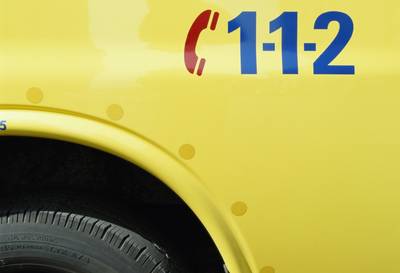 Zwarte Ford rijdt door na aanrijding met wielrenner in Middelbeers