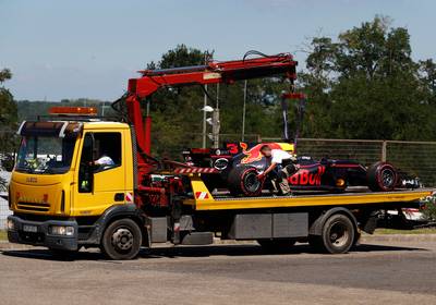 Ricciardo valt uit