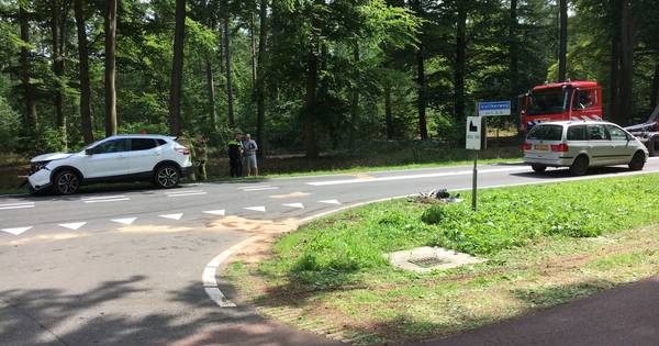Alleen materiële schade bij ongeluk op Raalterweg | Deventer - De Stentor