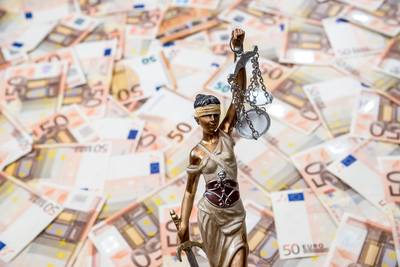 Gebrandmerkte scouts eisen schadevergoeding en smartengeld