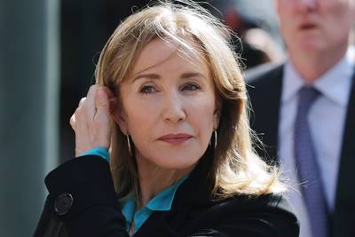 Felicity Huffman krijgt celstraf en flinke boete voor studiefraude