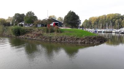 Vada Wageningen krijgt een drijvend roeivlot