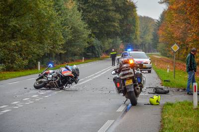 Geschepte motoragent reed met hoge snelheid bij training spoedrit