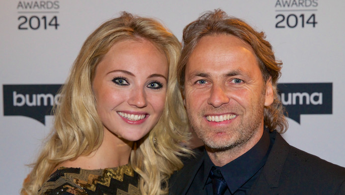 John Ewbank en zijn vriendin verwachten een dochtertje | Show | AD.nl