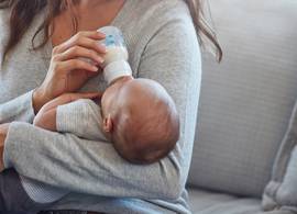 “Ze vindt haar decolleté belangrijker dan de gezondheid van haar kind”