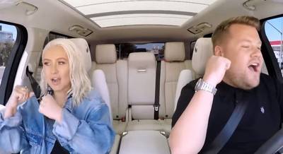 Christina Aguilera blaast Carpool Karaoke omver met oude hits