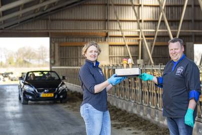 Meterslange file in Denekamp voor een verfrissend ijsje