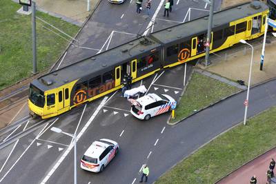 Inbraak in politiebusje tijdens reconstructie tramaanslag 24 Oktoberplein