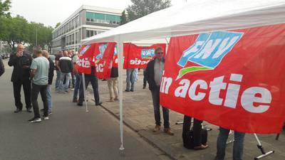 FNV: kort geding als stakende chauffeurs die wél in de spits rijden helemaal geen loon krijgen