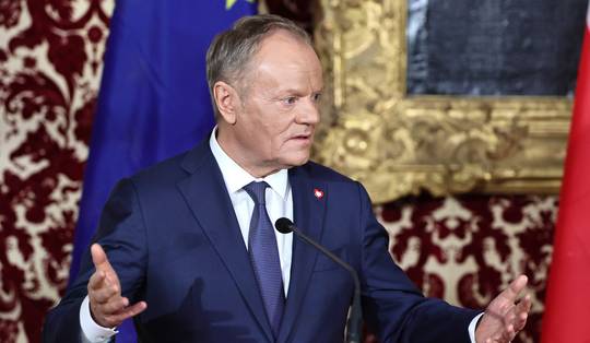 Pools premier Tusk roept burgers op ‘Iran meteen te verlaten’, nu evacuatie nog mogelijk is