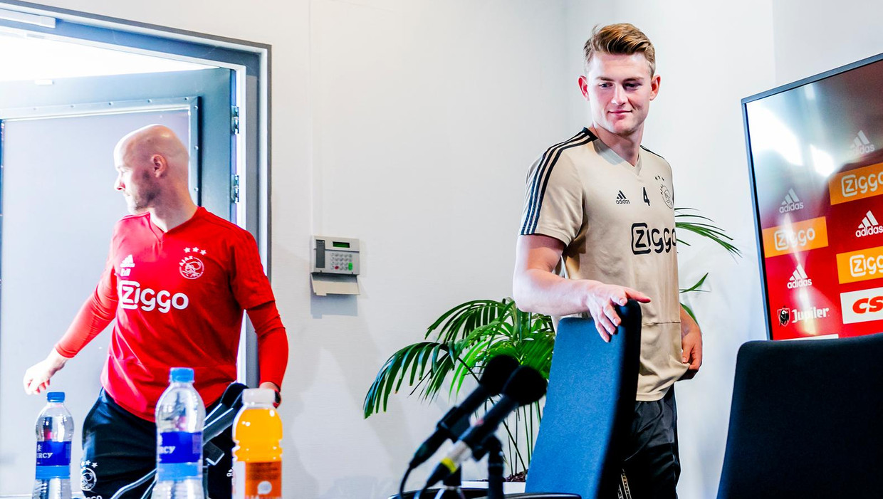 Ten Hag Hoeft Ajax Niet Te Motiveren Jubileum De Ligt Het Parool