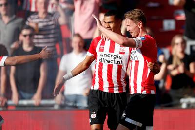 PSV blijft met zege op ADO in het spoor van Ajax