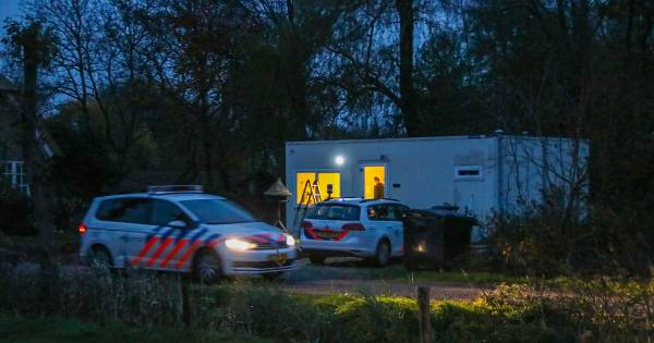Politie rukt voor vierde keer uit naar twee ouderen in Klarenbeek voor melding van schietpartij.