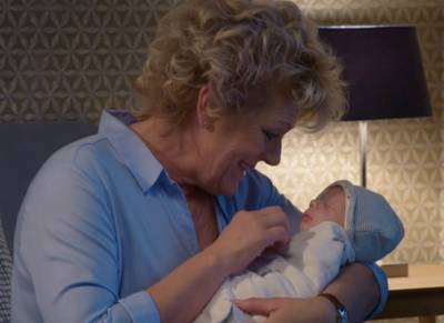 Kijkers ergeren zich aan ‘lachband’ in Kees & Co (maar die is er helemaal niet)