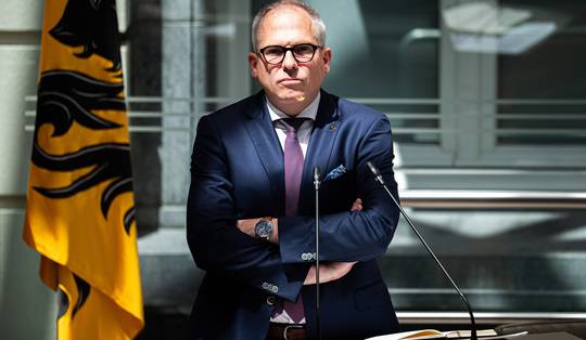 Waarom de Vlaamse regering vierkant draait: ‘Er is geen baas in het kiekenkot, er is geen pikorde’