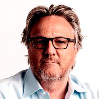 Beste Axel Ronse, politici gedragen zich soms als bezopen kroegtijgers