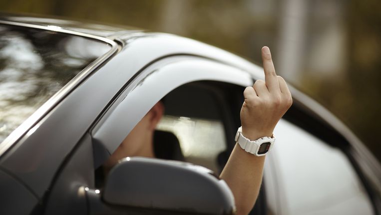 Afbeeldingsresultaat voor middelvinger in het verkeer