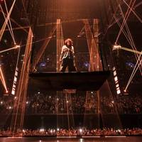 James Cameron filmt Billie Eilish in 3D, en plots voelt een concert als een spirituele ervaring