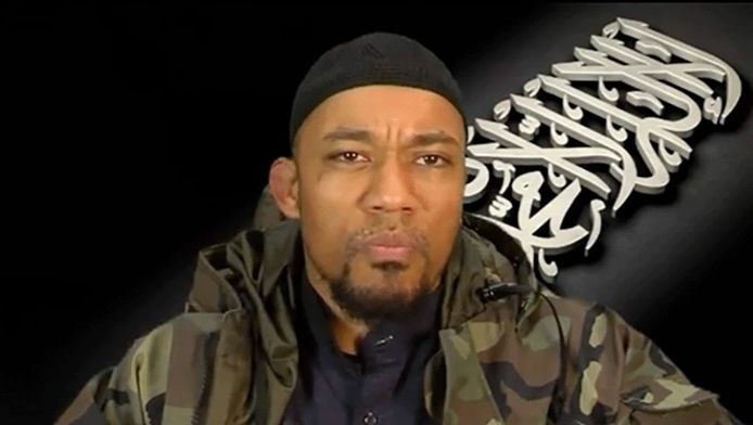 Duitse jihadist zwaait met afgehakt hoofd | Buitenland | hln.be