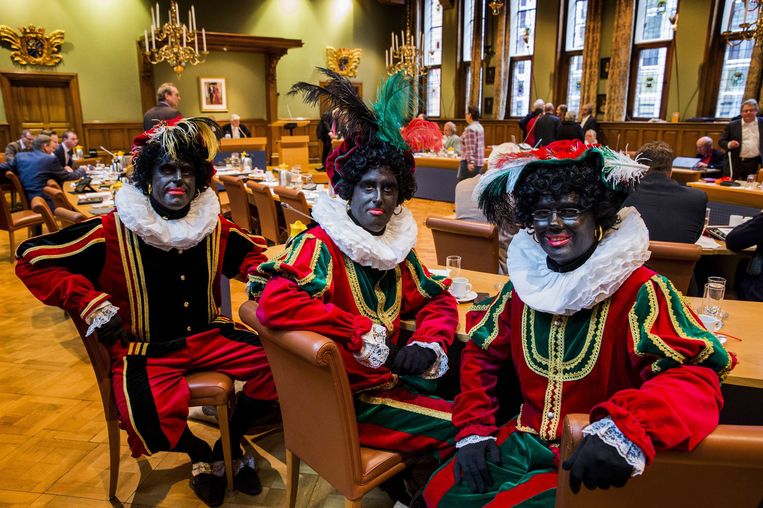 Zwarte Pieten Nog Steeds Zwart In Sinterklaasjournaal Het Parool