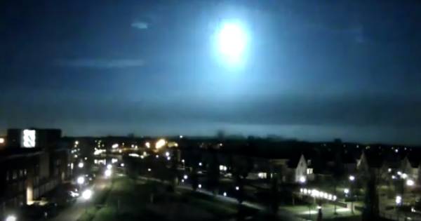 De Bakkertjes spotten 'grote vuurbal' boven Beuningen: heb jij 'm ook gezien? - De Gelderlander