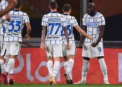 Big Rom rondt al de kaap van 10 goals: Lukaku bezorgt Inter zege bij Genoa