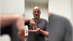 Marc Van Ranst heeft eigen naamgebaar: “Het groeit uit de dovengemeenschap zelf”