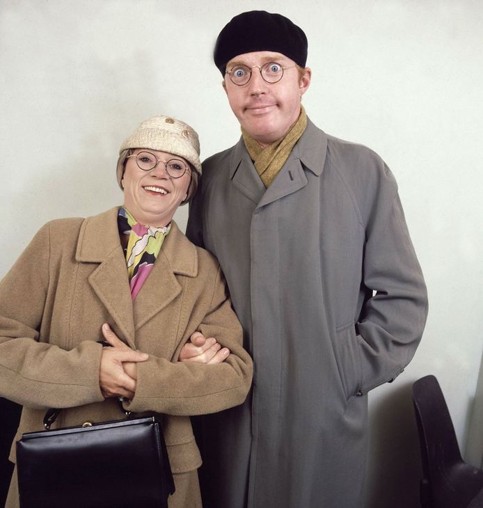 Corrie van Gorp (75) in tranen tijdens eerbetoon in Oude Luxor Theater Show AD.nl