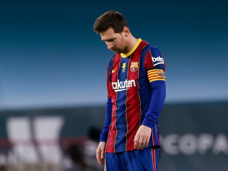 Bekijk hier hoe Messi tegen zijn eerste rode kaart óóit aanloopt