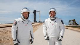 Deze twee beste vrienden zitten aan het stuur van de allereerste bemande commerciële ruimtevlucht