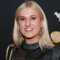 Britt Dekker over modeflater: “Ik zag eruit als een clown”